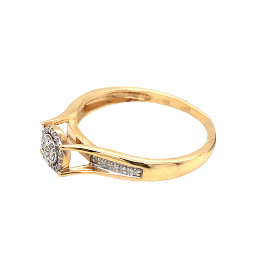 0.12Ctw 18K Yellow Gold Diamond Engagement Ring Size 7