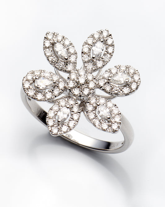 18K White Gold Diamond Flower Ring Size 7 2.8Dwt