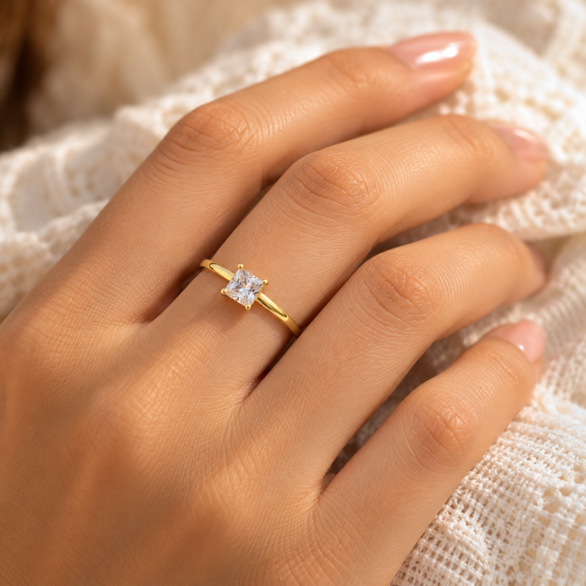 10K Yellow Gold Cubic Zirconia Solitaire Women's Ring – Size 7