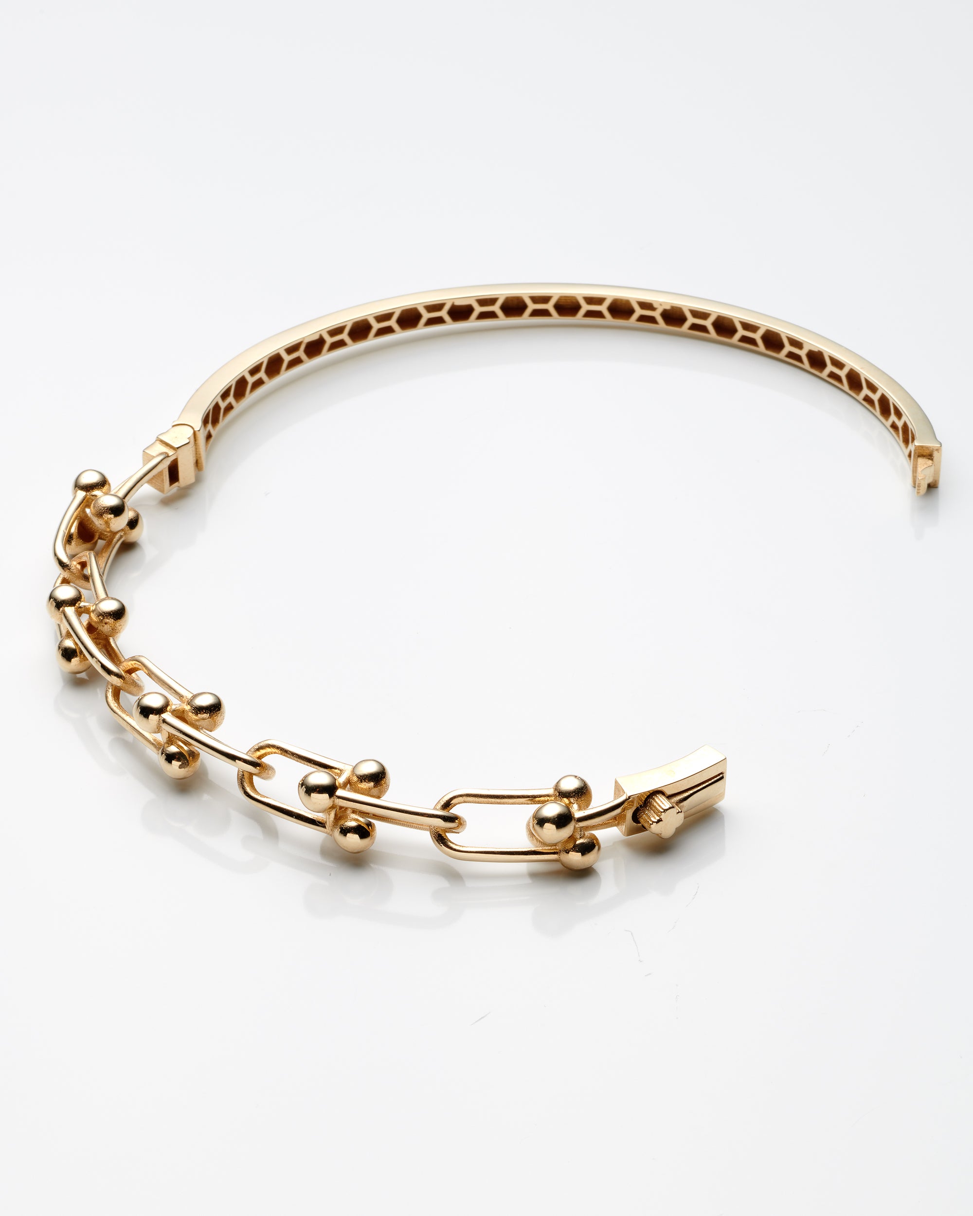 10K Yellow Gold Stirrup Style Hinged Bangle 5.4Dwt