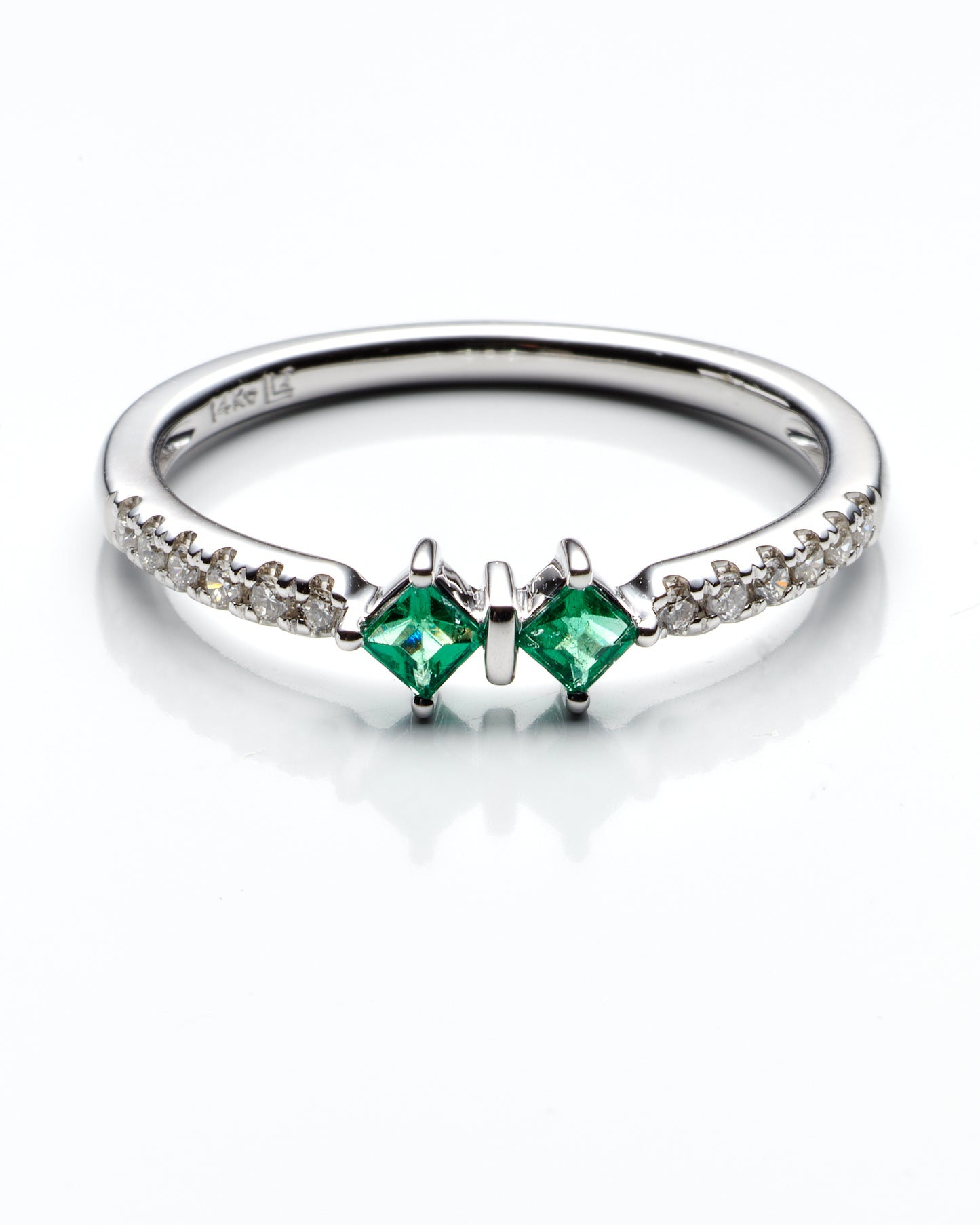 0.11Ctw Diamond 0.17Ctw Emerald 14K White Gold Ring Size 7 1.2Dwt