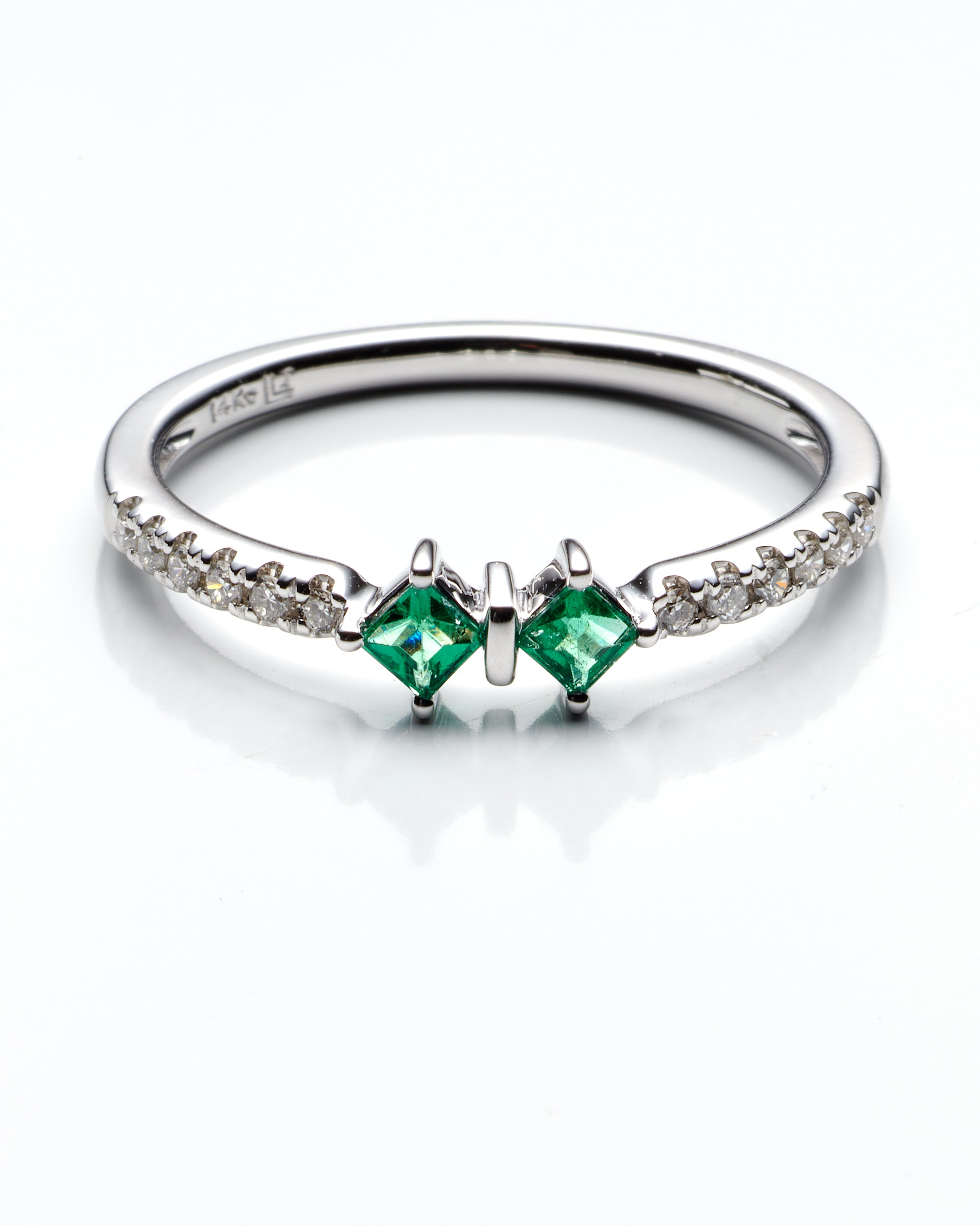 0.11Ctw Diamond 0.17Ctw Emerald 14K White Gold Ring Size 7 1.2Dwt