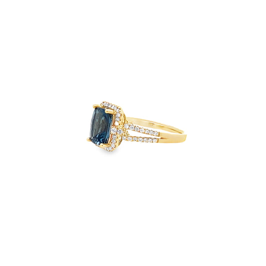 0.31Ctw Dia 2.60Cwt London Blue Topaz 14K Yellow Gold Ring Size 7 2.6Dw