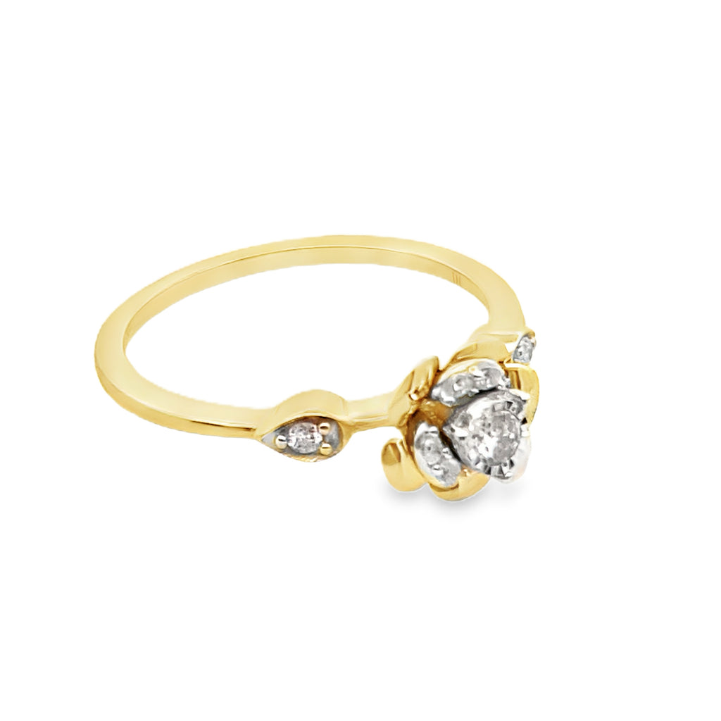 0.15Ctw 10K Yellow Gold Diamond Flower Ring Size 7 1.1Dwt