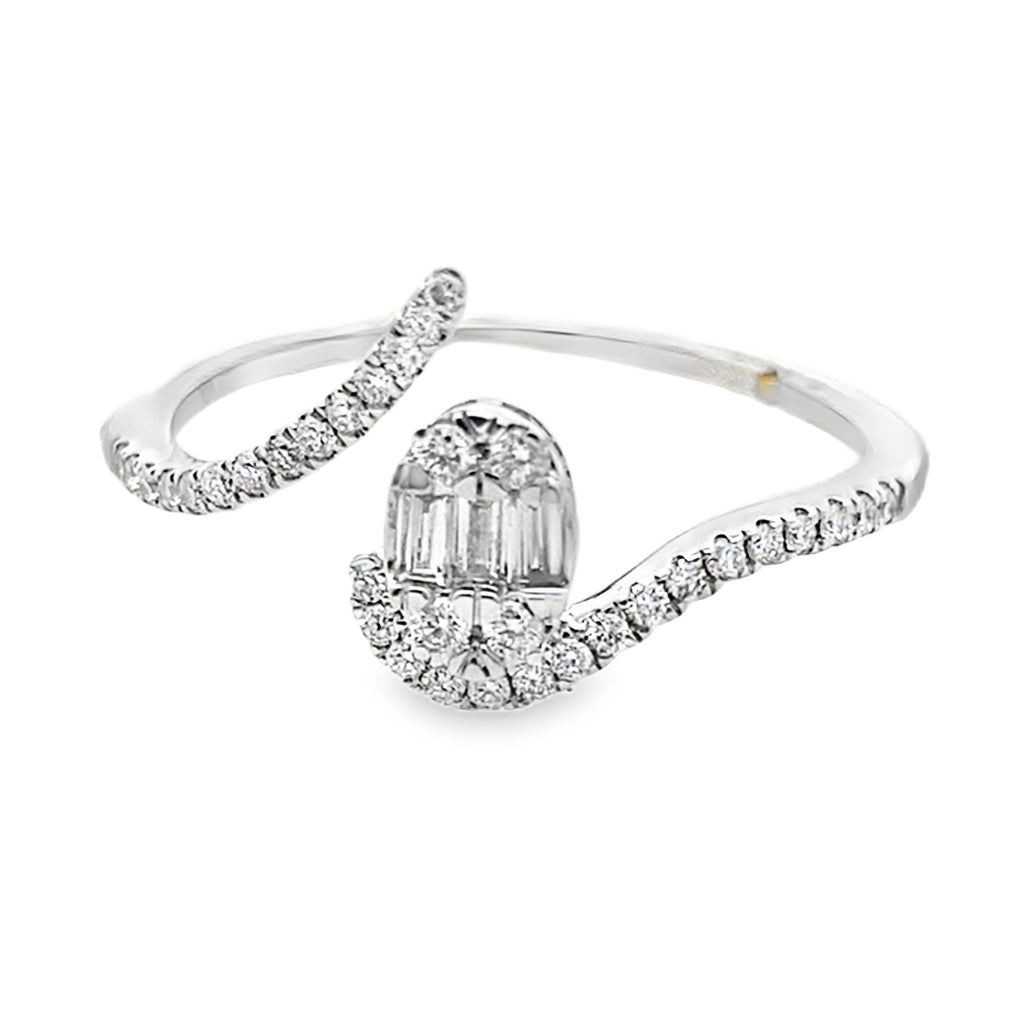 0.25Ct 18K White Gold Rd/Bgt Diamond Ladies Ring Size 7 1.4Dwt