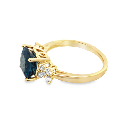 2.86 Lbcu/ 0.25Ctw Dird 14K Yellow Gold  London Blue Topaz & Dia Ring Size 7 2.0Dwt