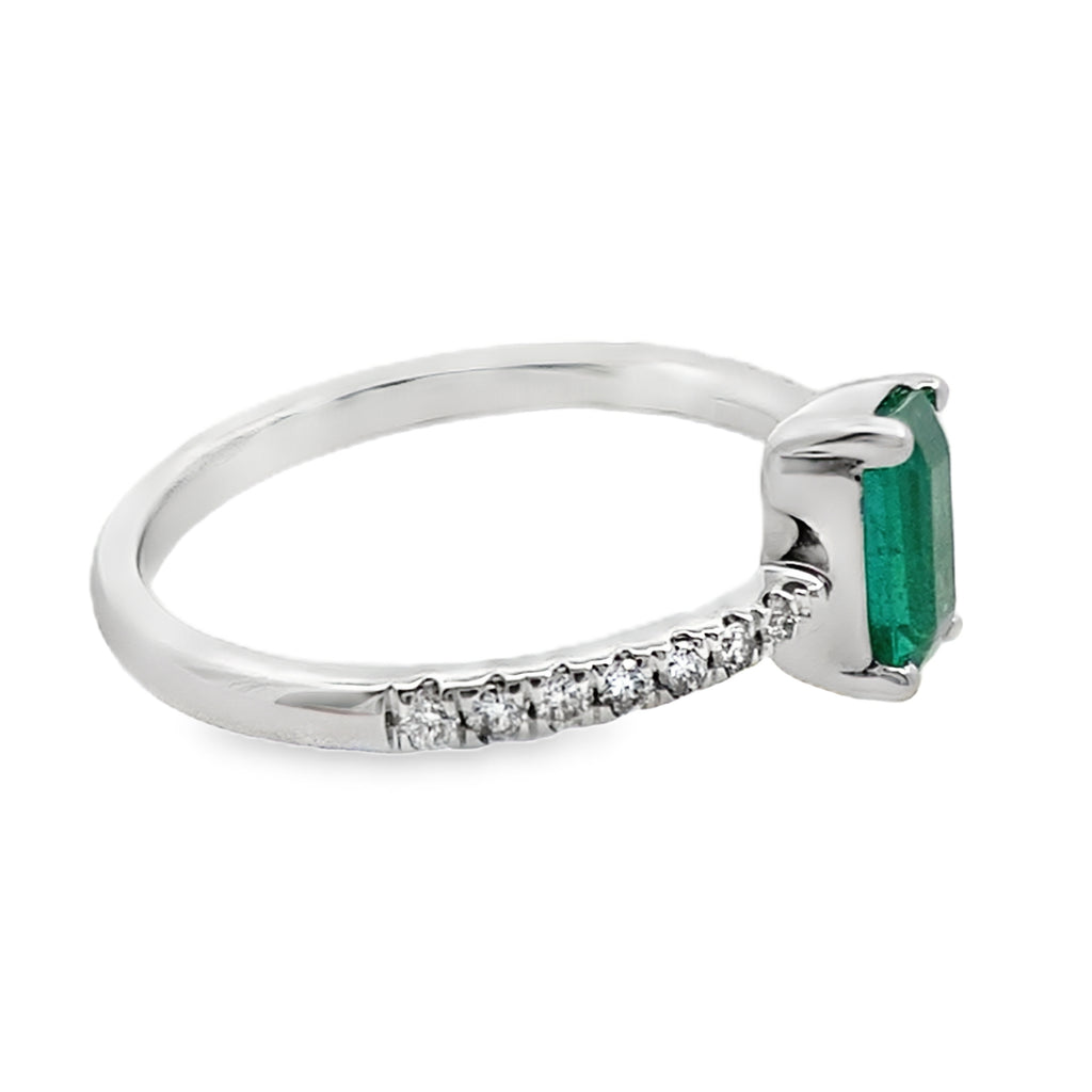 1.20Ct Rd/Bgt/Em 18K White Gold Diamond & Emerald Fashion Ring Size 7 2.0Dwt