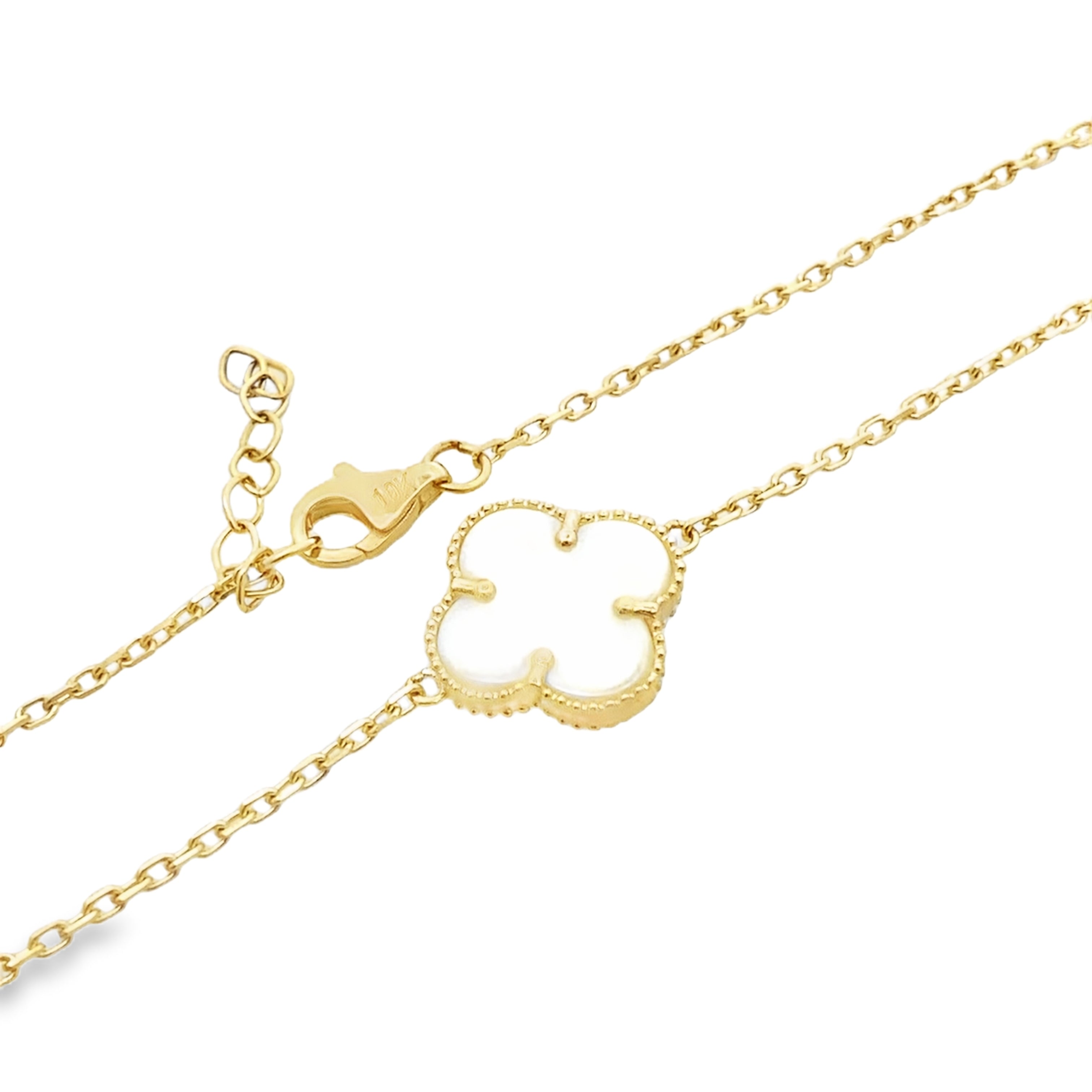 10K Yellow Gold Medium Five White Flowers Necklace 18In 6.0Dwt