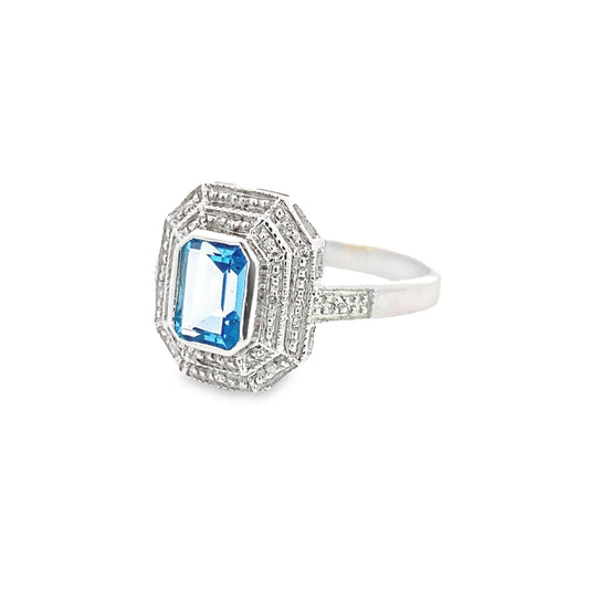 14K White Gold Ladies Light Blue Stone Ring Size 7.5  2.1Dwt