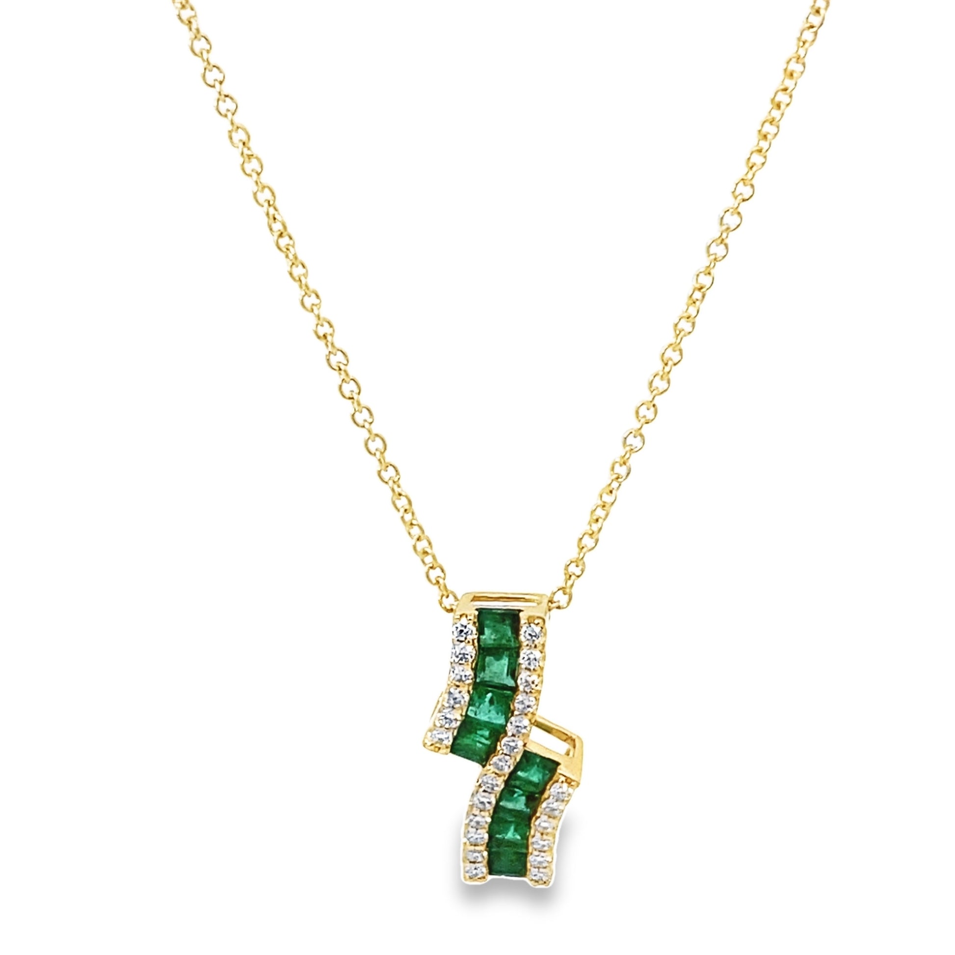 0.22Ctw Diamond 0.73Ctw Emerald 14K Yellow Gold Necklace 18In 2.4Dwt