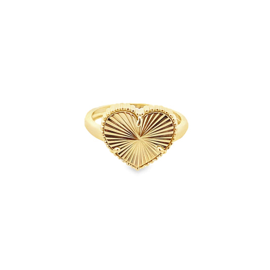 14K Yellow Gold Heart Style Ring Size 7  2.5Dwt