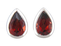 0.33Ctw Garnet 14K White Gold Pear Shaped Stud Earrings