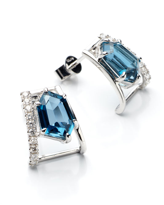 0.24Ctw Diamond 4.22Ctw London Blue Topaz 18K White Gold Stud Earrings 2.5Dwt