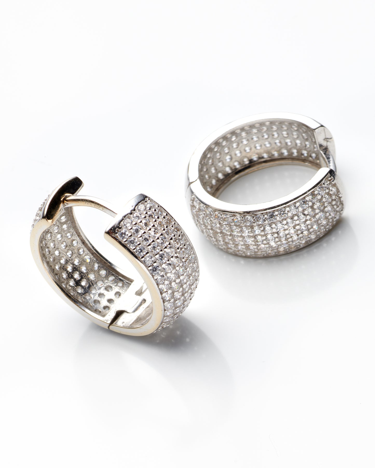 10K White Gold 6Mm Cz Hoop Earrings 3.0Dwt