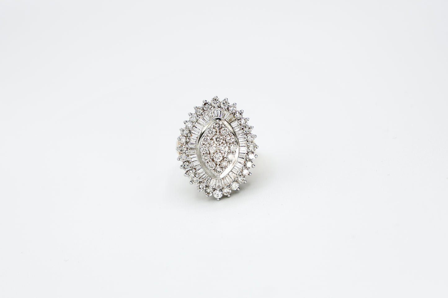 10K Two Tone Diamond Fashion Ring Size 11 8.8Dwt