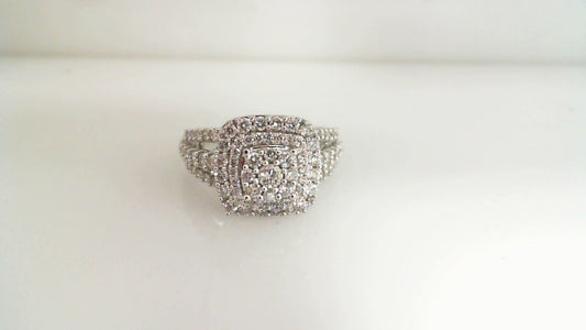 1.00Ctw 10K White Gold Diamond Engagement Ring Size 7  2.4Dw