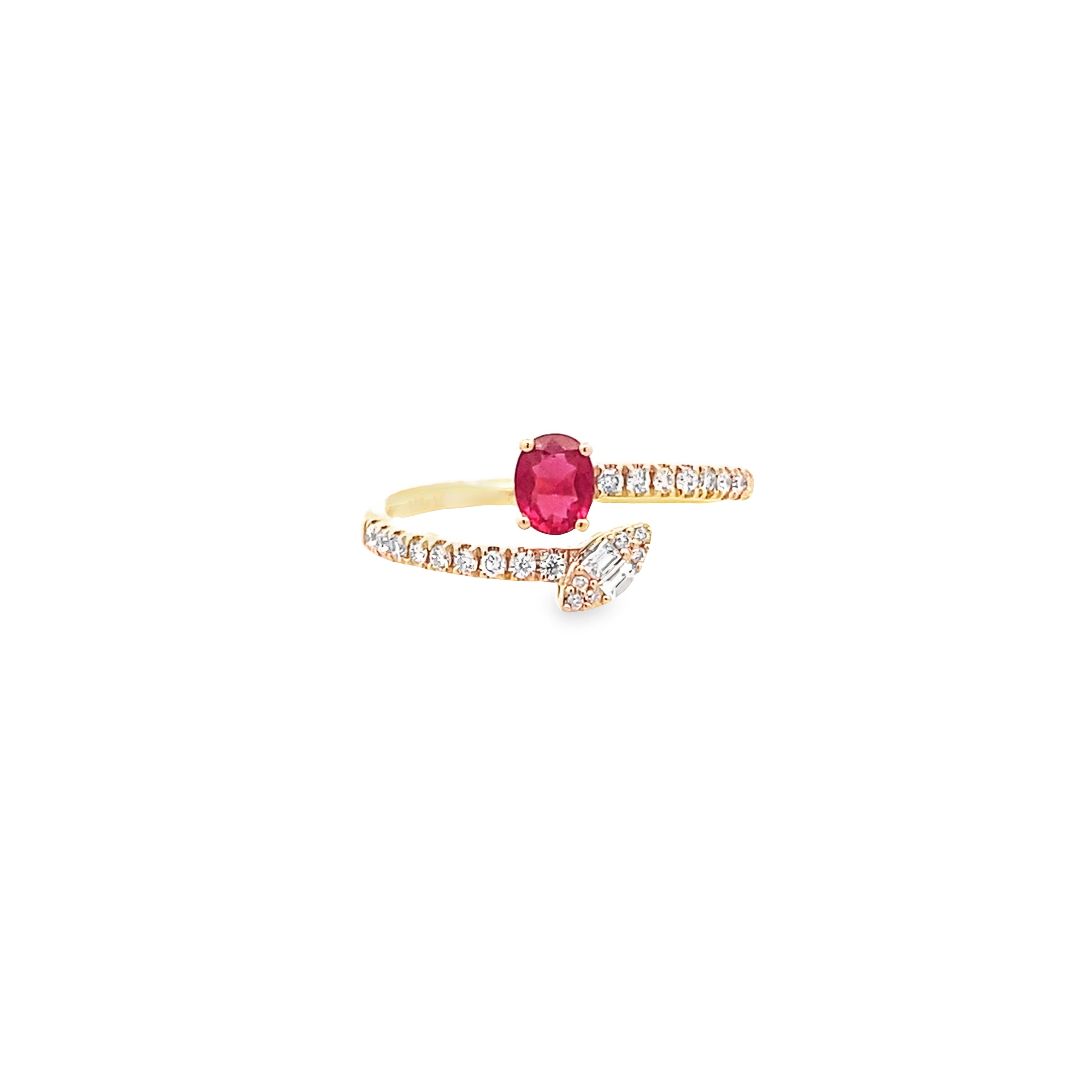 0.45Ctw Rbov/ 0.05 Dibd/0.18 Dird 14K Yellow Gold Ruby & Diamond Ring Size 7 1.4Dwt