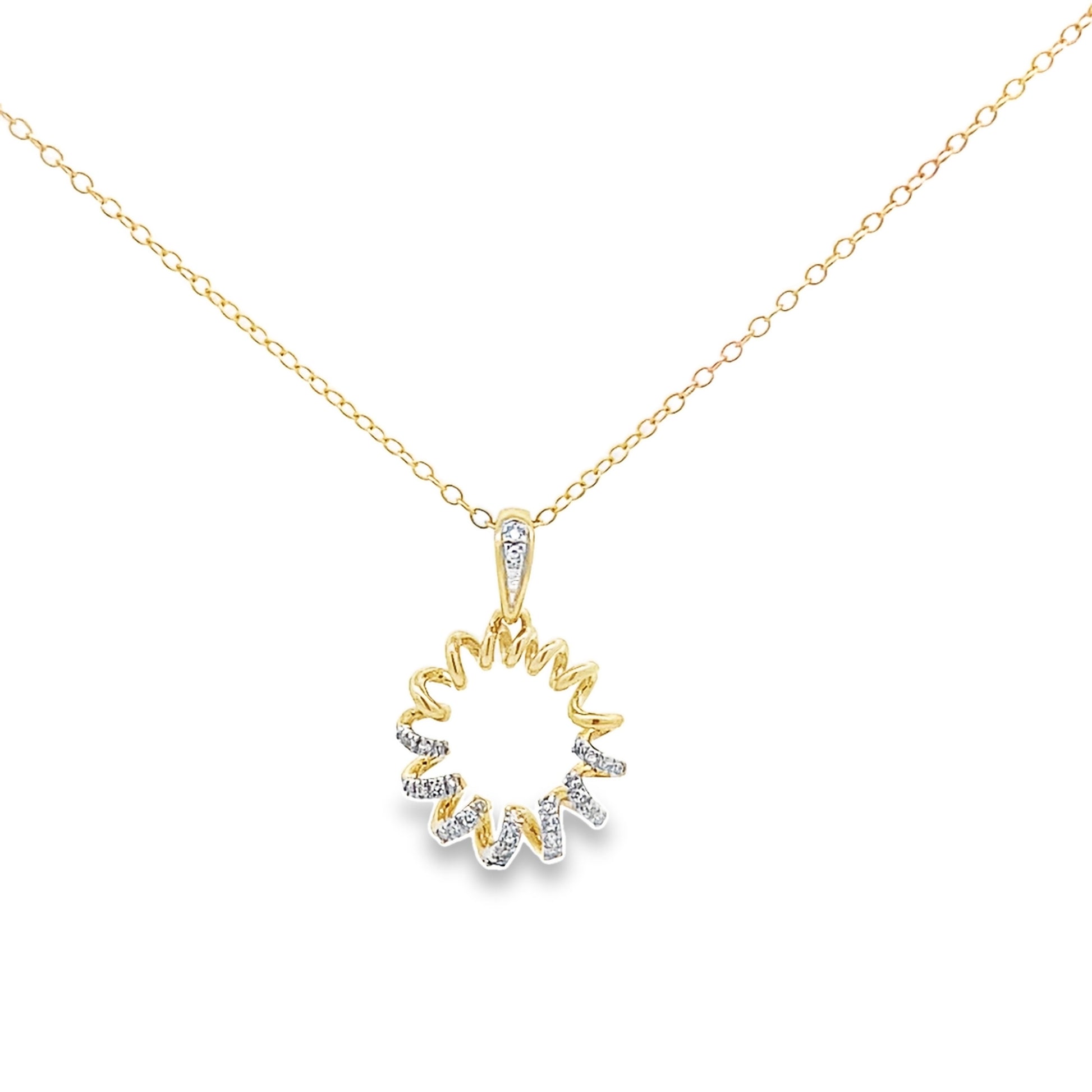 0.10Ctw 14K Yellow Gold Twisted Diamond Circle Necklace 19In 1.4Dwt