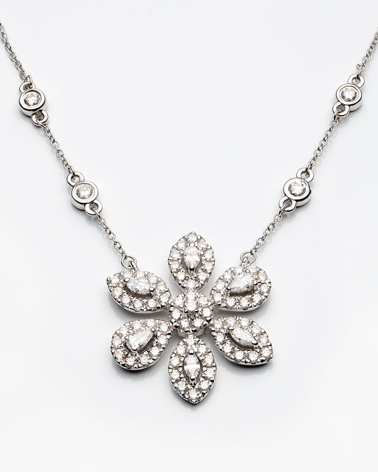 18K White Gold Diamond Flower Necklace 18In 2.4Dwt