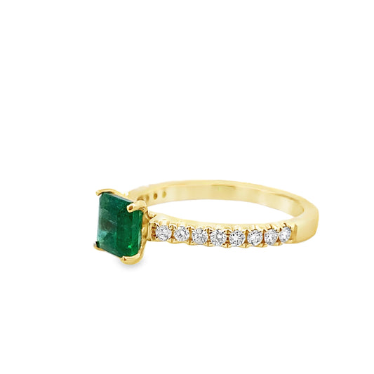 0.26Ctw Diamond 1.12Ctw Emerald 14K Yellow Gold Fashion Ring Size 7 1.8Dwt