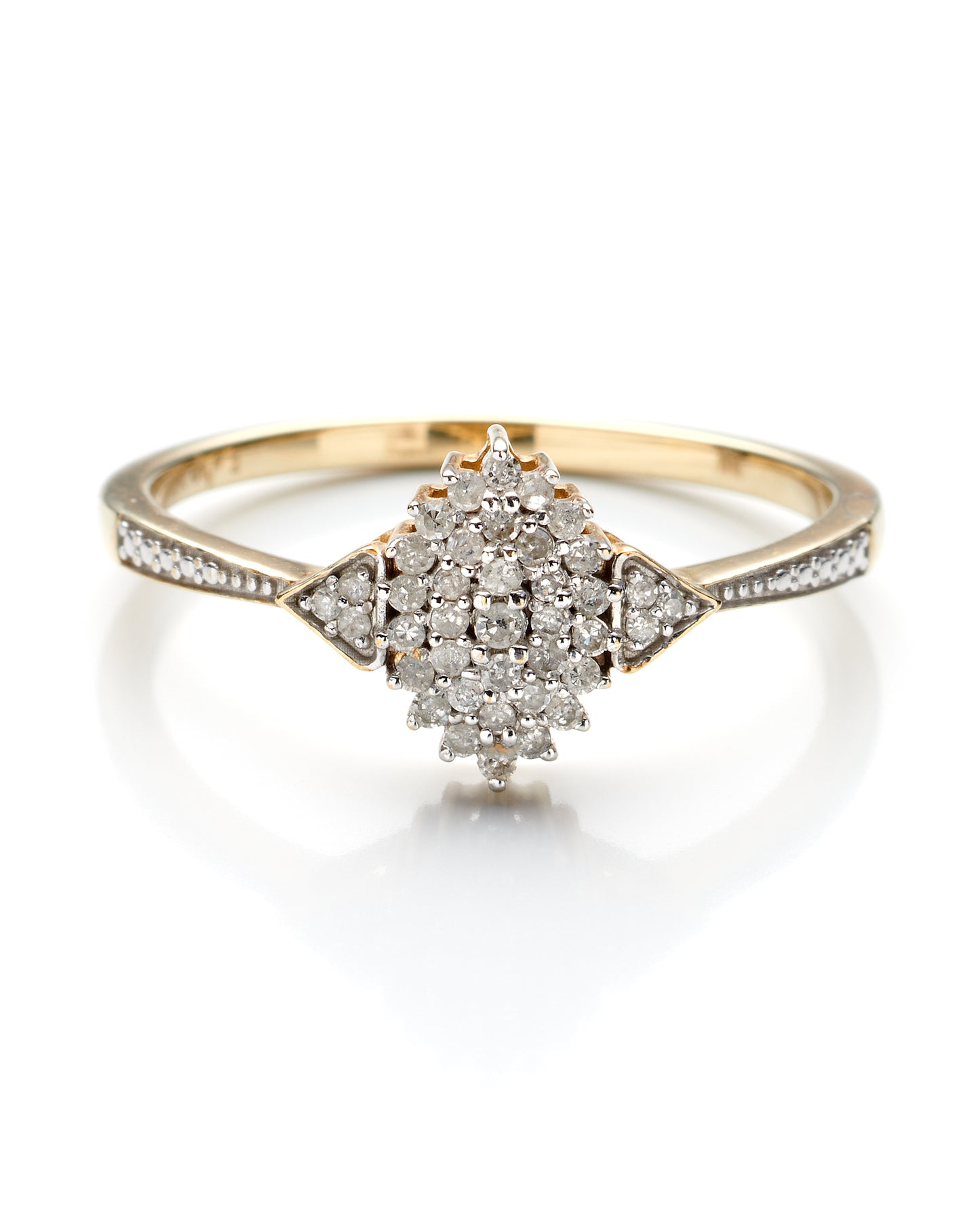 0.15Ctw 10K Yellow Gold Diamond Engagement Ring Size 7 1.0Dwt