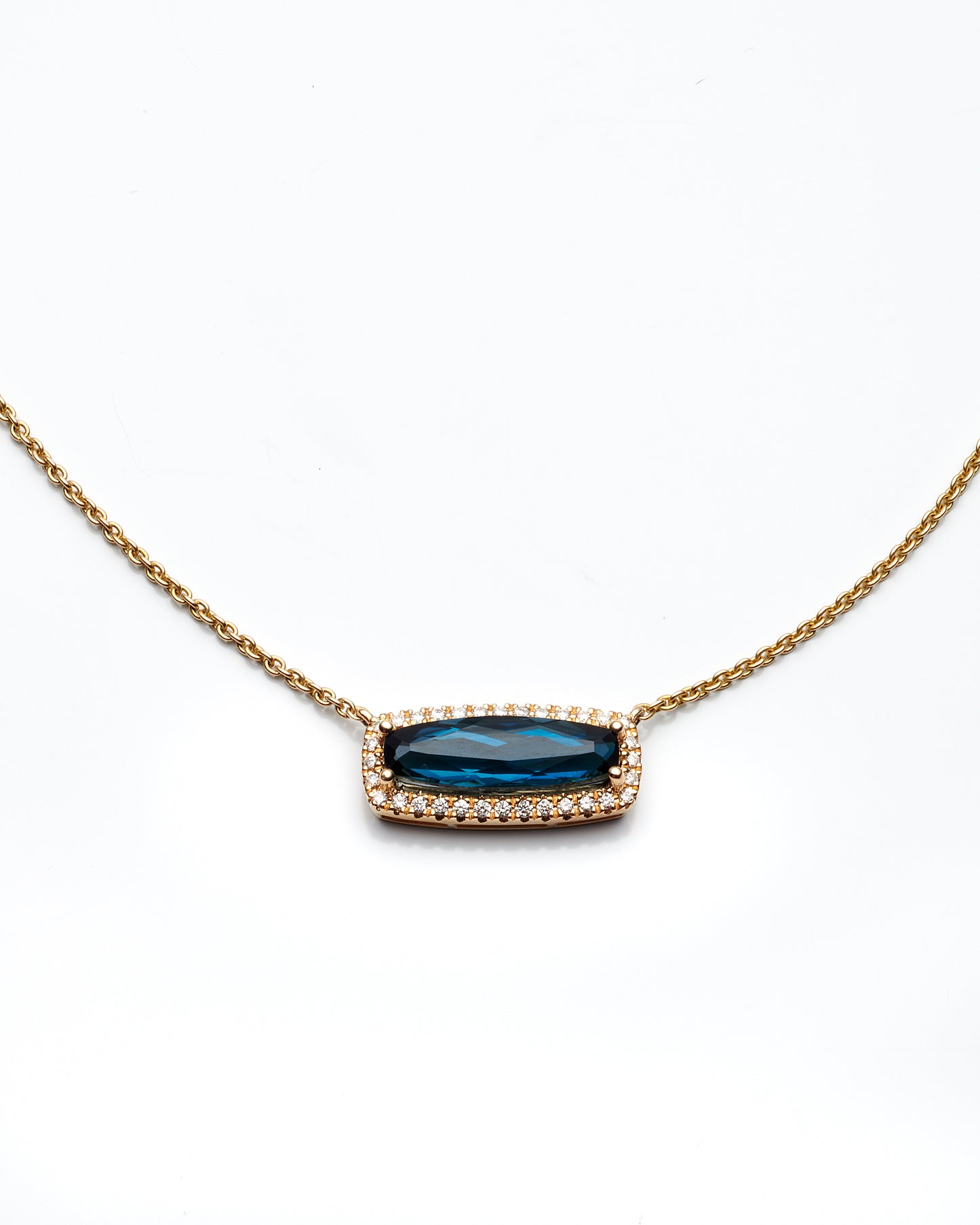 0.16Ctw Dia 2.95Ctw London Blue Topaz 14K Yellow Gold Necklace 18In 2.8Dwt